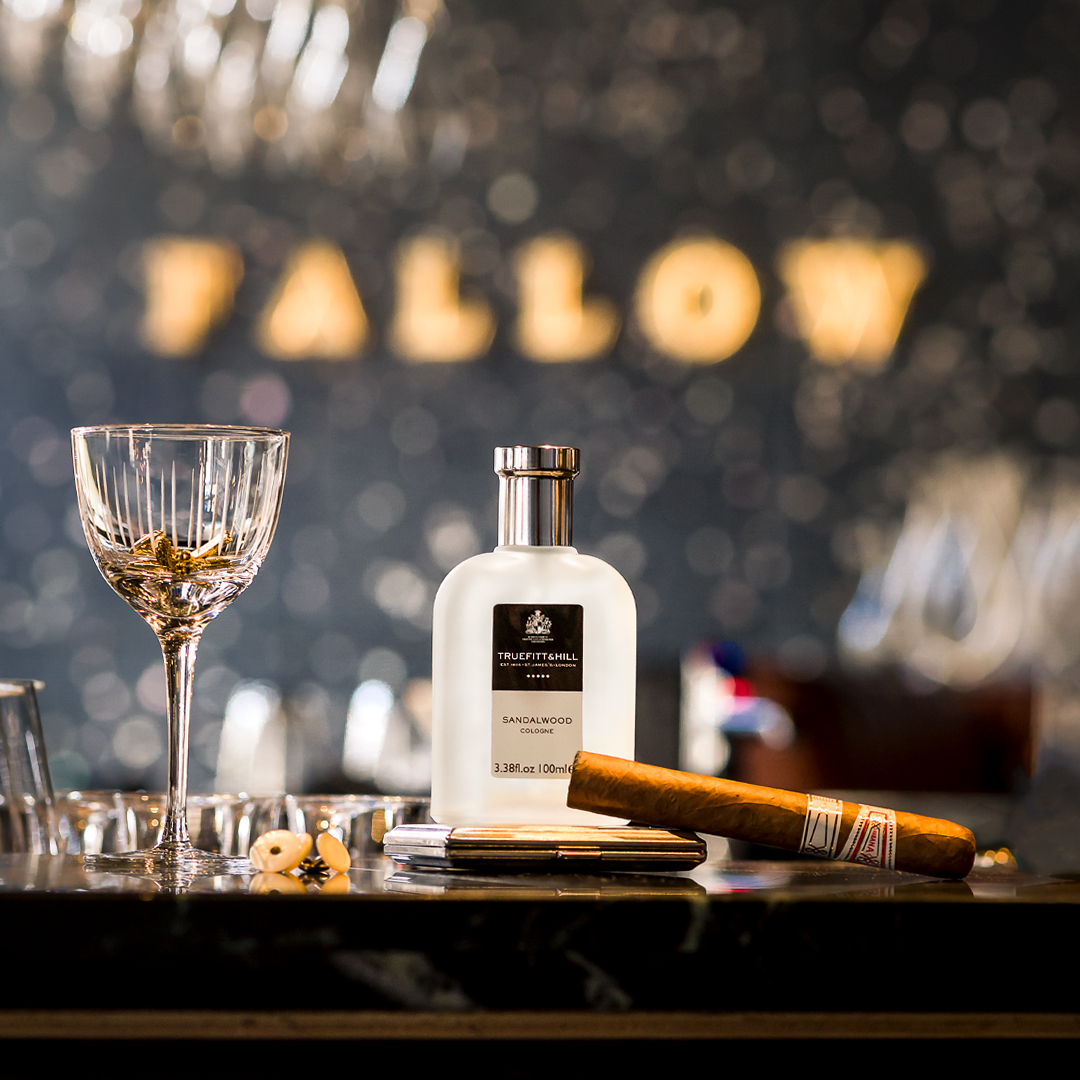TruefittHill's tweet photo. We recently had the pleasure of photographing some of our wonderful products in the stunning #FallowRestaurant here in St. James's. We'll showcase these lovely images this month.

#london #britain #luxury #elegance #dapper #british #gentleman #traditional #Britain #madeinbritain https://t.co/3inGz7uzP2