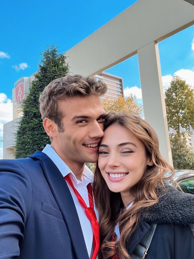 diziduybeni's tweet photo. Ama nasıl sevmek! 😍 #EkKan #DuyBeni @startv https://t.co/SLLbxQPol4