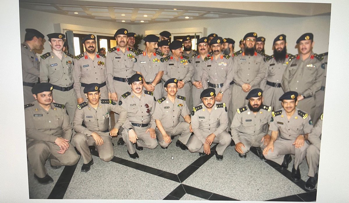 sltanaaslatn's tweet photo. ذكريات سعيدة وجميلة جمعتني بهولاء النخبة من الأخوة والزملاء الأعزاء الغالين أصحاب المعالي والسعادة منسوبي قطاع الدفاع المدني حفظهم الله ومتعهم بالصحة والعافية#إشراقة_وفاء🌹🌹. https://t.co/6lcX36JMCK