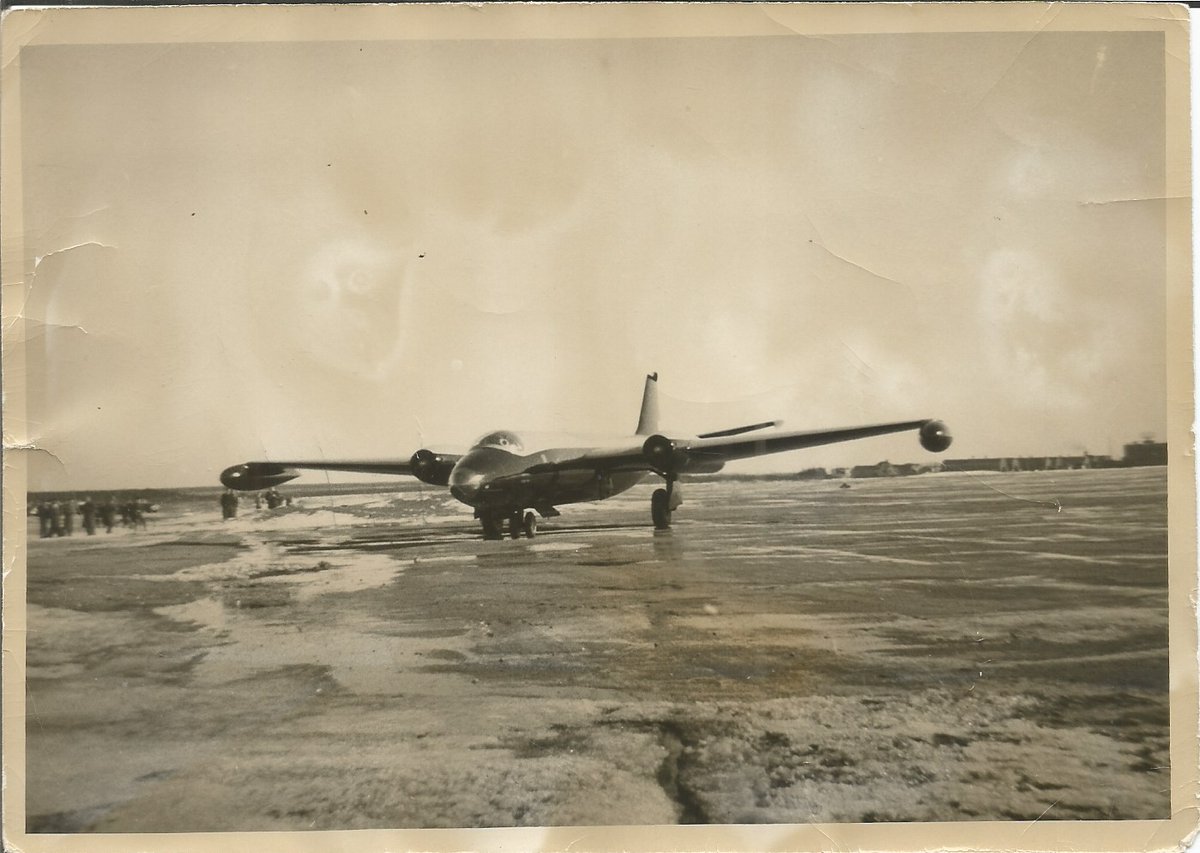 NAAMGander's tweet photo. A special #ThrowbackThursday for the aircraft enthusiasts today. We have these two beautiful shots of the 1st visit of the British Canberra Jet Bomber to Gander in 1953! Even sweeter is seeing it parked ahead of Gander's famous war-time Administration Building! #sighttosee #atYQX https://t.co/Km9tlKlVX2