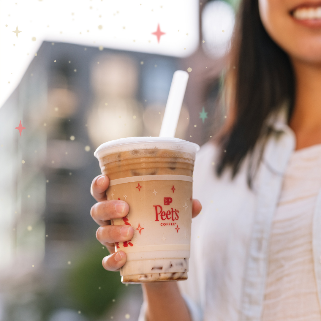 Say hello to the *NEW* Holiday Spice Cold Brew Oat Latte with Brown Sugar Jelly, a sweet twist on a Holiday favorite. Our aromatic Holiday Spice syrup is combined with creamy oat milk and smooth Cold Brew, all over a scoop of Brown Sugar Jelly and ice.