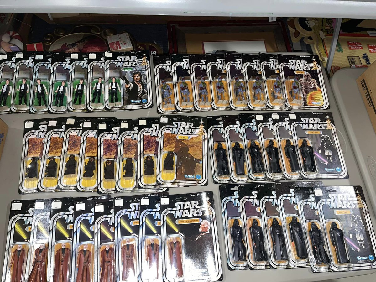 RetroDan16's tweet photo. 'Warehouse find' just doing the rounds - pretty amazing what's still out there. #vintagestarwars https://t.co/tsviiMc0A6