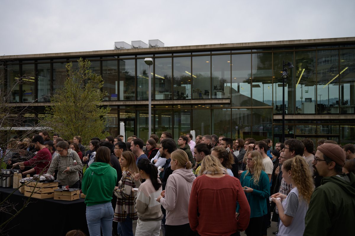 Building evacuation within five minutes: well done everybody! Thank you for your cooperation and thanks to the #UZH Department for Safety, Security and Environment and #UniversitätsklinikBalgrist Technischer Dienst, your help is much appreciated.

#security #evacuationdrill