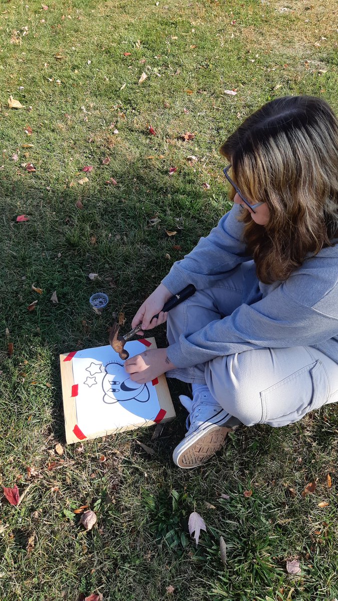 debdol13's tweet photo. What should we do for an art activity on a beautiful November 'fog' day? Hammer and Nail art outside! @belleriverbucs https://t.co/O2WablqrKj