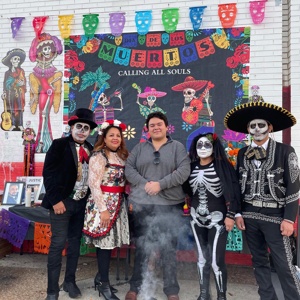 "From our roots, flowers bloom." - @illcfoundation

No neighborhood celebrates Día de los Muertos 💀 like Little Village! Went to see beautiful altars at La Orquídea and the Discount Mall, honoring local empresarios and family from the Little Village Chamber of Commerce!