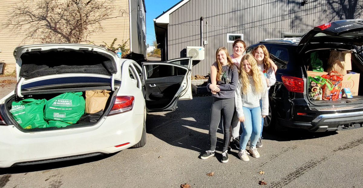 redclifftweets's tweet photo. @redclifftweets donated 1198 lbs of food to the Colchester Food Bank #food #volunteers https://t.co/ge842wSIaR