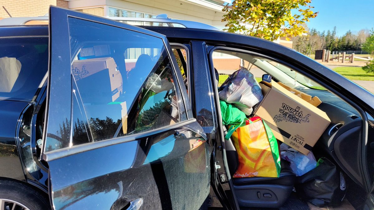 redclifftweets's tweet photo. @redclifftweets donated 1198 lbs of food to the Colchester Food Bank #food #volunteers https://t.co/ge842wSIaR