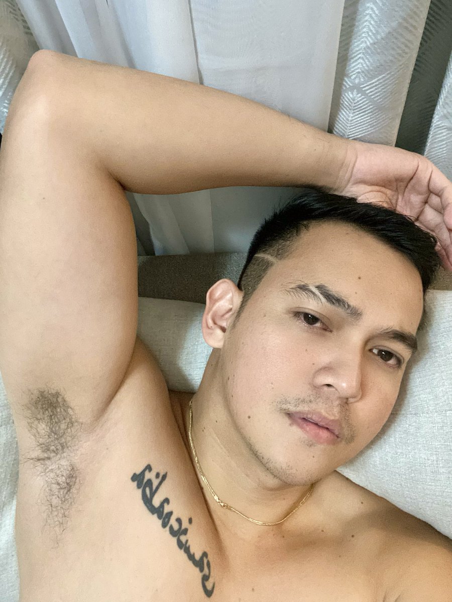 JoelSanicoAba's tweet photo. Mintras humot pa. Hahaha. Salamat TUF IT Park sa haircut!

#workout #afterworkout #feelingreat #cebu #cebucity #fitness #motivation #haircut… #cebuano #altercebu aww?? Hahahaha #alterpinoy #alterph naba? Hahaha. https://t.co/7UtKUsNepU