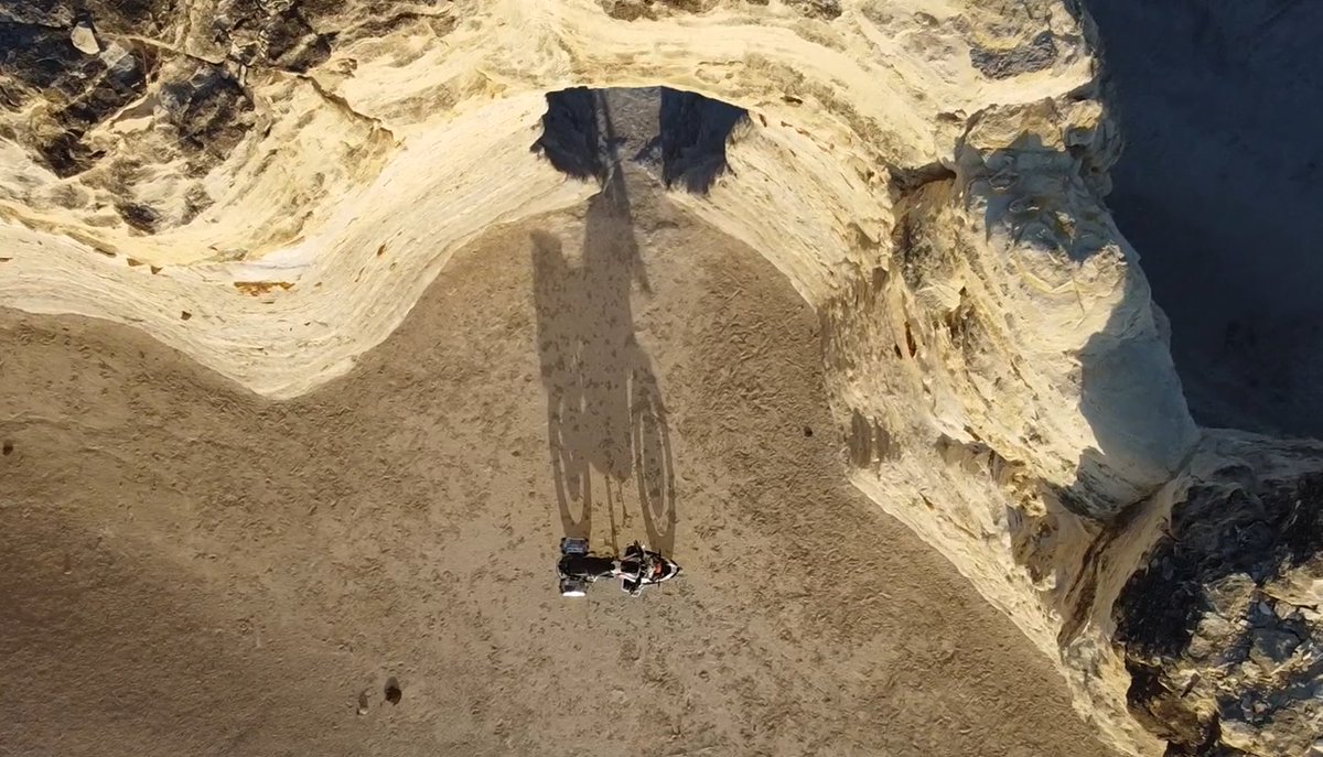 TheMotoLizard's tweet photo. Shadow of the GS https://t.co/CMoXGGGOvc