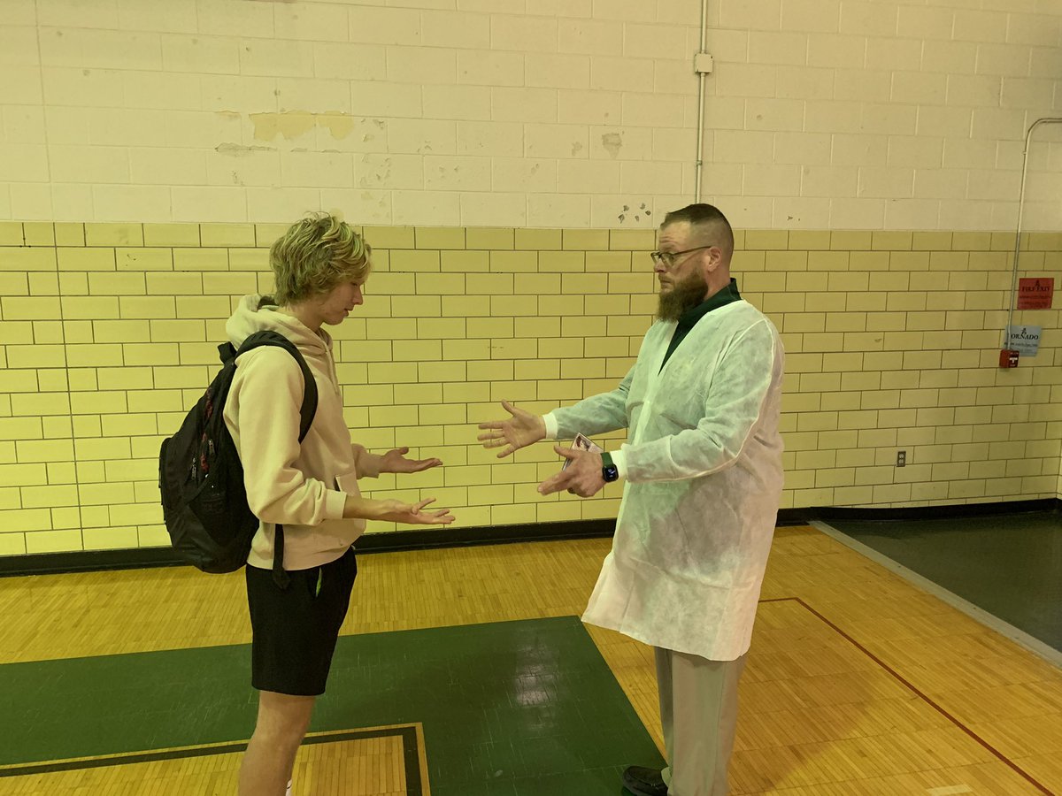 SteelePrincipal's tweet image. Yesterday @Coach_Edwards92 &amp;amp; @russ_marty had their American History Classes perform activities to simulate how immigrants felt arriving at Ellis Island. #Impactful 
#WalkInTheirShoes