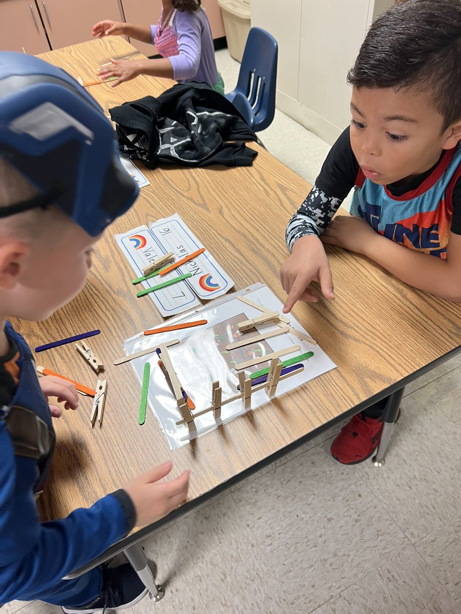 vance_denna's tweet photo. STEM is powerful! Challenging students to think outside the box at HFES with the support to SHS students and @DeltaCommunity! @grantgrapevine1 #getthegrant https://t.co/ApCfVXjRdj