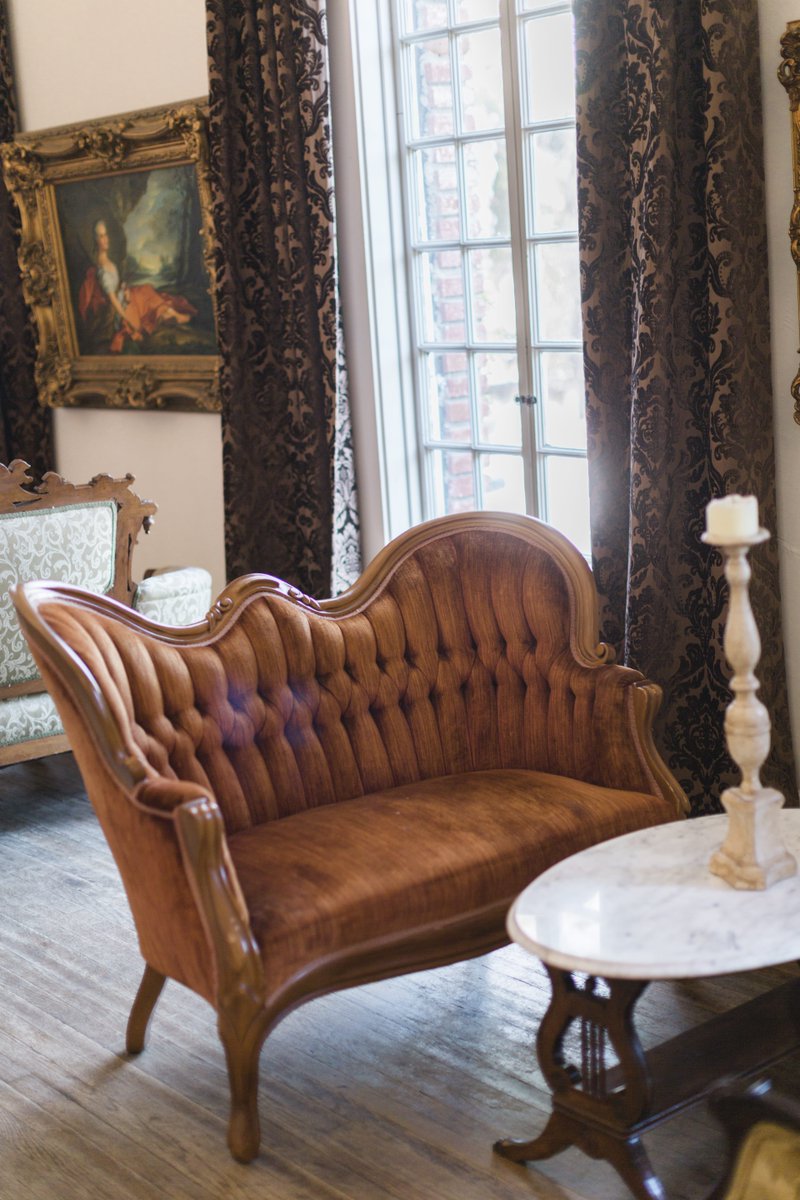 1880Union's tweet photo. There is something about a velvet settee that says luxury! 😍
...
Venue + Catering // @1880union
Coordinator // @tdahlgrenevents https://t.co/Yi5kqnrVVW