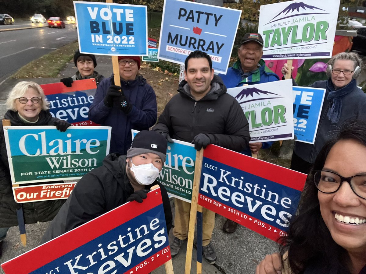 KristineMReeves's tweet photo. Out in full force this AM! @30thdemswa joined #TeamReeves in sending our neighbors to work this morning w/a reminder to get their ballots in the 📬 or 🗳 by Tuesday! @SeattlePiLawyer @ElectCWilson
#workingmom #peopleforpatty #ittakesavillage #rightfitfederalway #GOTV https://t.co/pP2jUFhHvU