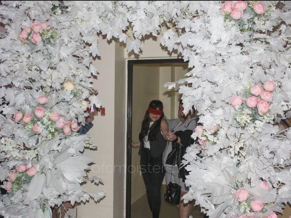 Best_Of_Moira's tweet photo. The history of blindfold @moiradelatorre 

#BloomingMoiraDay https://t.co/OdDGHvGnL1