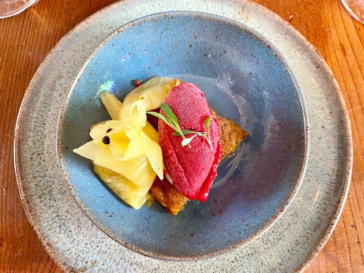 frederieklommen's tweet photo. Wine, food and art blend perfectly together.
Exquisite lunch in the coulorful
winery and restaurant Howard’s Folly, right after a 70 k cycling ride in the rolling hills.
Of course, with @inGambaTours!
#InGamba #Estremoz #Alentejo #Portugal https://t.co/paL7C8mpIB