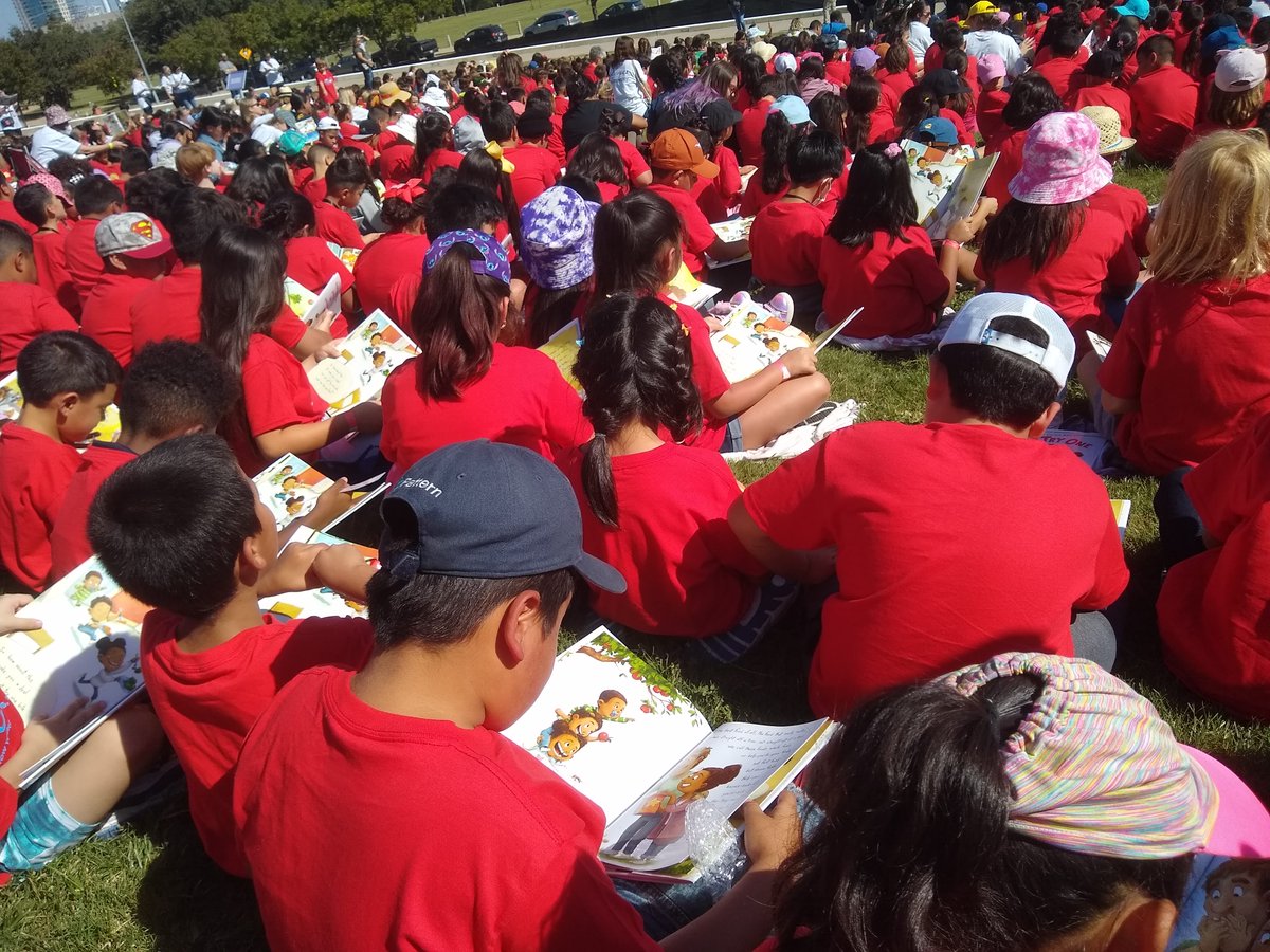 A big (better late than never) THANK YOU to <a href="/HEB/">H-E-B</a> for a fun field trip to celebrate Texas Reading Day! Just Try One Bite by <a href="/iamcamilaalves/">Camila Alves</a> was such a treat! #Read3ReadIn #HEB <a href="/GovAbbott/">Greg Abbott</a> #AISDReads <a href="/Perez_Elem/">Perez Elementary</a>