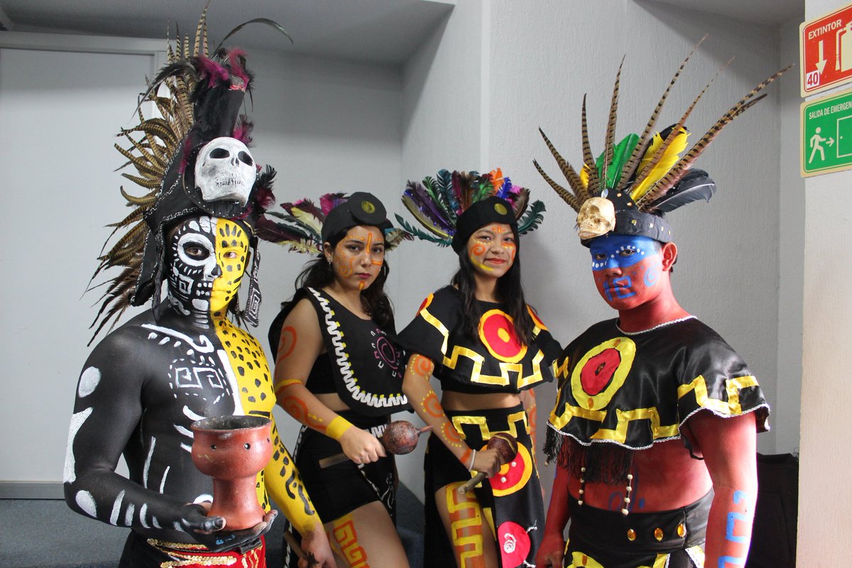 msalinas21's tweet photo. #3deNoviembre #QuintanaRoo
Celebra @UTCancun místico festival «Los Colores de la Muerte»: @JulianAguilarE 👉🏾 https://t.co/wKOtjshpVp #Cancún #SomosUT #FamiliaUT #ValorEsUT https://t.co/fZeccW5Rx8