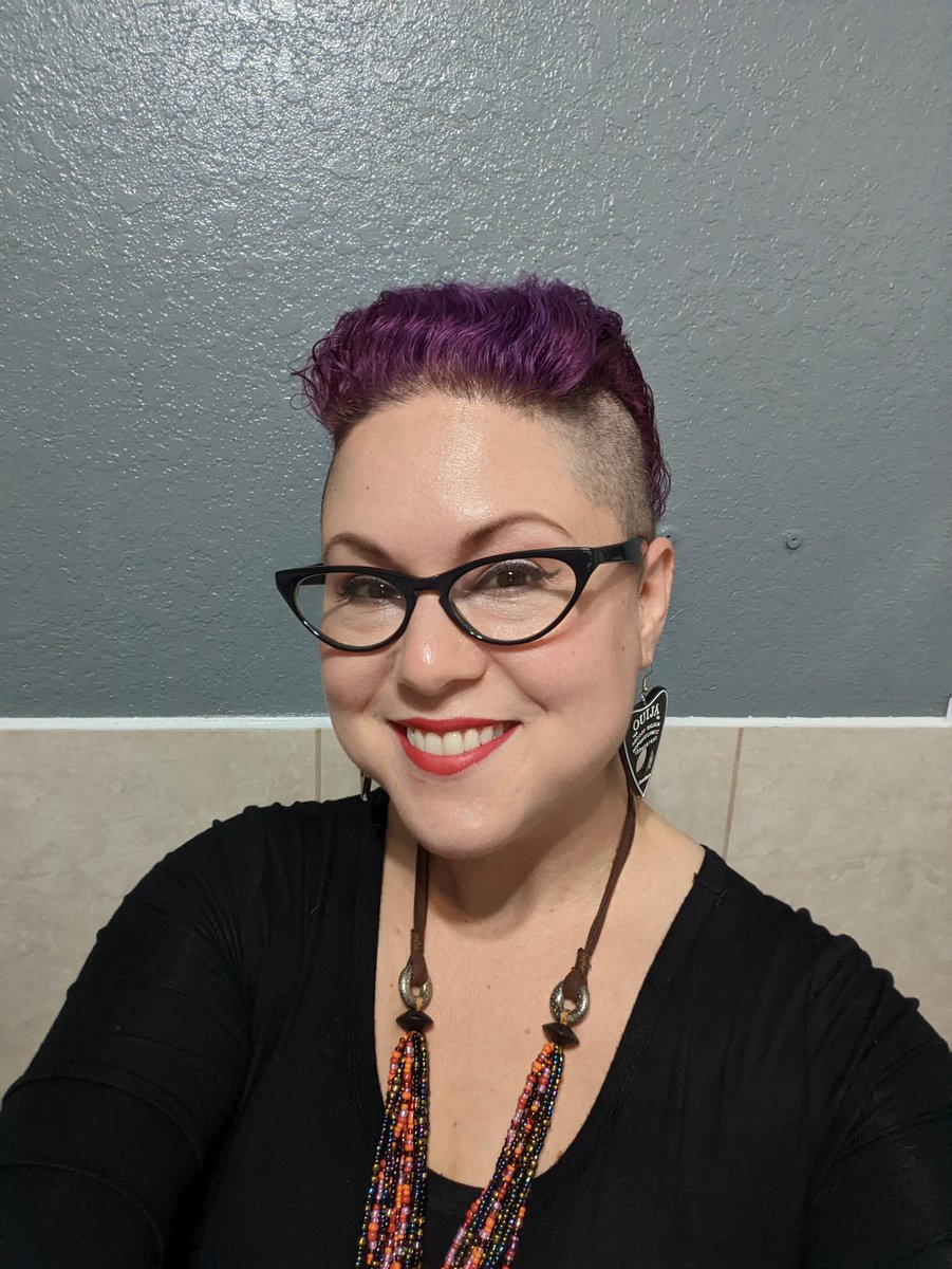 ladyaprillark's tweet photo. Hello, friends! If you're in the Orlando area today, come visit Miss Heidi's Tattoo and sit with me for a Reading. 
#psychic #help #Trending #Twitter https://t.co/R7028Gcd1h