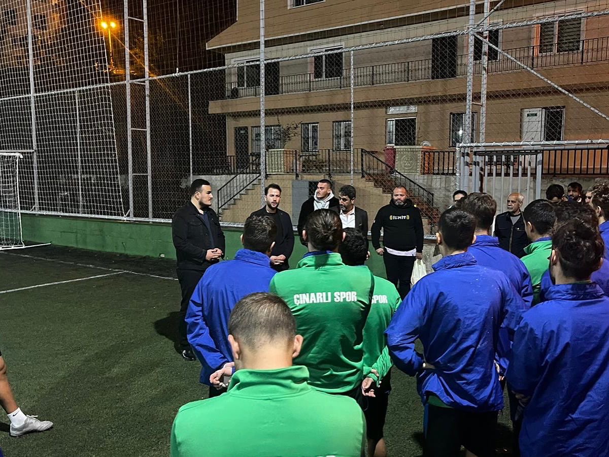 kocaeligencdeva's tweet photo. Kocaeli İl Gençlik Çalışmaları Başkanımız Doğukan Yavuz ve Derince İlçe Gençlik Çalışmaları Başkanı Hakan Eryılmaz ile Çınarlıspor kulübünü ziyarette bulunduk. Kulüp yönetimi ve sporcular ile sohbet gerçekleştirip tatlı ikram ettik.

Çınarlıspor kulübüne başarılar diliyoruz. https://t.co/Dc3y12y49Z