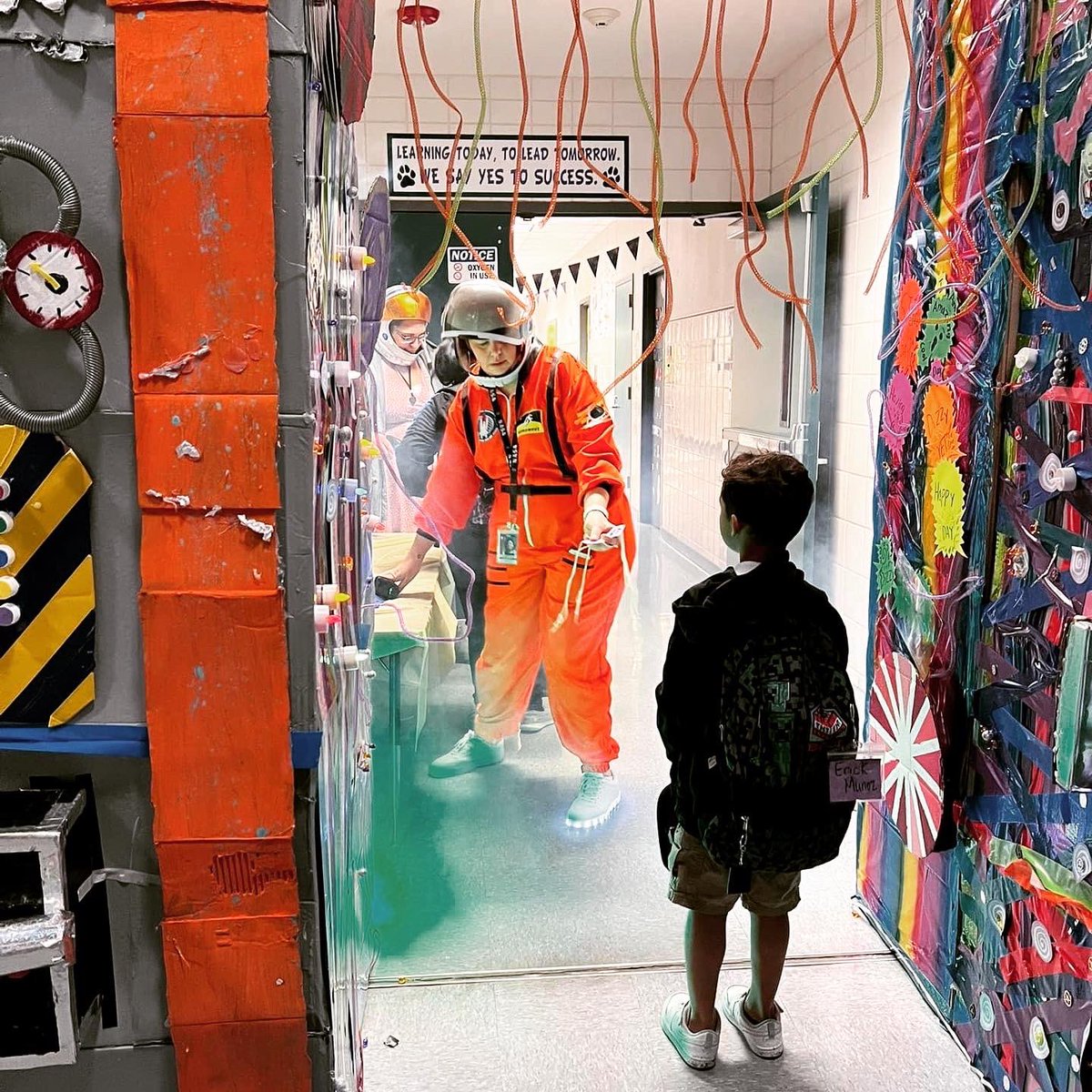 CrowleyISD's tweet photo. It’s STEM Day in Crowley ISD! All students at every elementary school in our district are taking part in lessons and hands-on activities focused on science, technology, engineering and math as part of our commitment to STEM Plus for All. #CrowleyPrideUnified #CISDSTEMPLUS https://t.co/OMdWwAgUQ3
