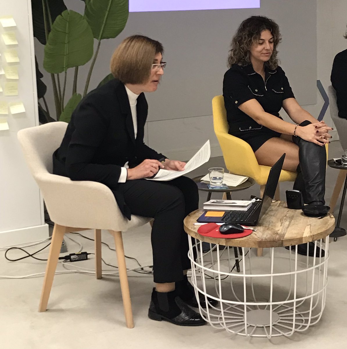 sasnoa's tweet photo. Qué maravilla de moderación de Ana Asensio en la mesa:
“Aragon y cine en Femenino” de la #ComunidadAspasia
Poniendo en valor un testimonio del documental #Gurs . Historia y memoria dirigido por @verSaenz :

“Para que haya reconocimiento,
tiene que haber previamente conocimiento” https://t.co/YqYa222hNk
