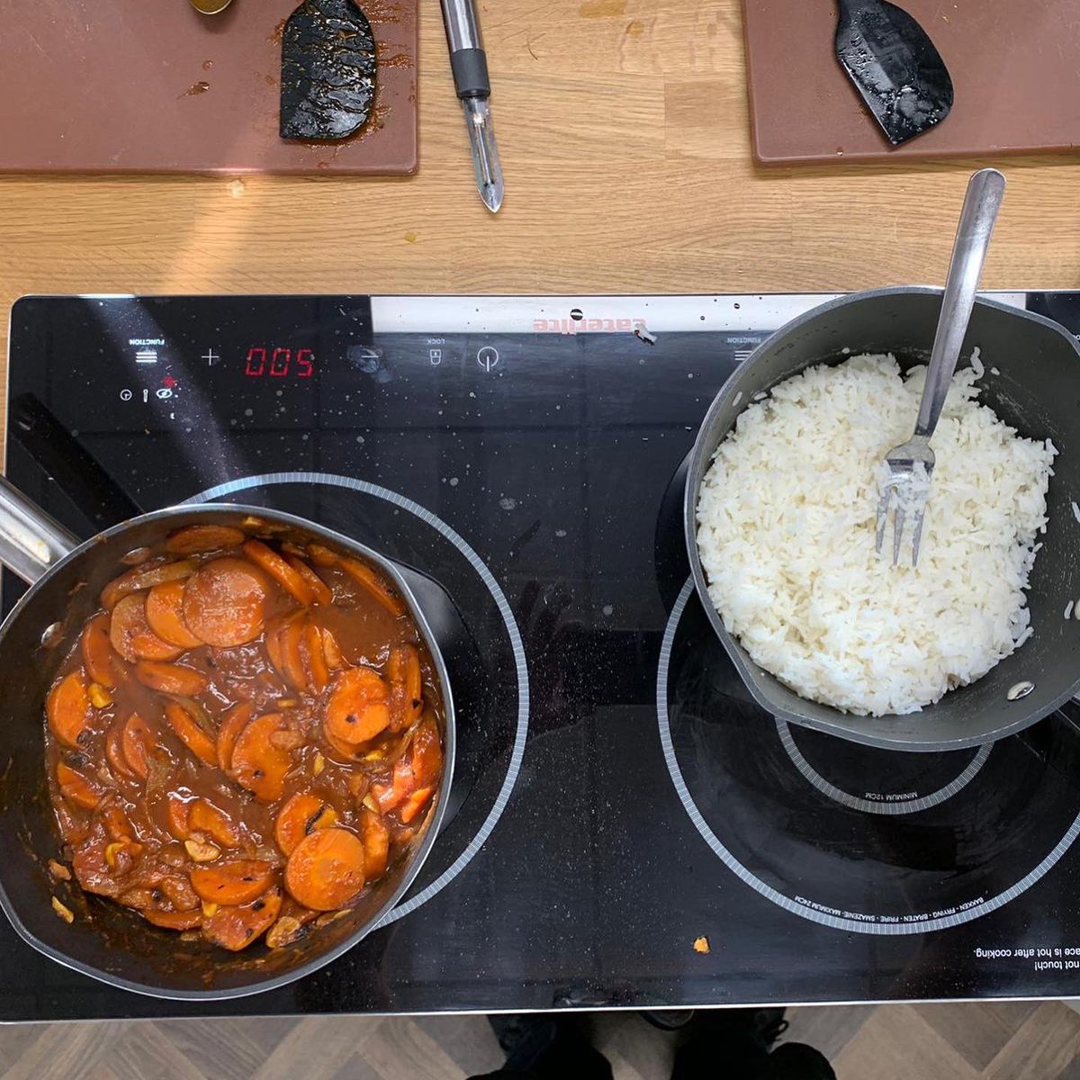 nourishfoodsch's tweet photo. Sometimes it’s not about following a recipe but knowing how to cook to your liking.
This week we challenged our groups in Ouseburn, @crisis_ne & @faresharenortheast to cook dishes with one rule of including carrot.
#norecipe #cookingskills #foodchallenge #nefood #socent https://t.co/HSgTwlN5QT