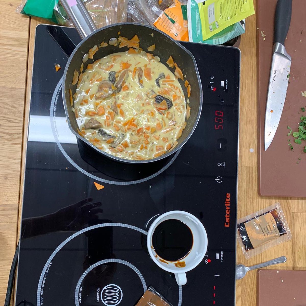 nourishfoodsch's tweet photo. Sometimes it’s not about following a recipe but knowing how to cook to your liking.
This week we challenged our groups in Ouseburn, @crisis_ne & @faresharenortheast to cook dishes with one rule of including carrot.
#norecipe #cookingskills #foodchallenge #nefood #socent https://t.co/HSgTwlN5QT