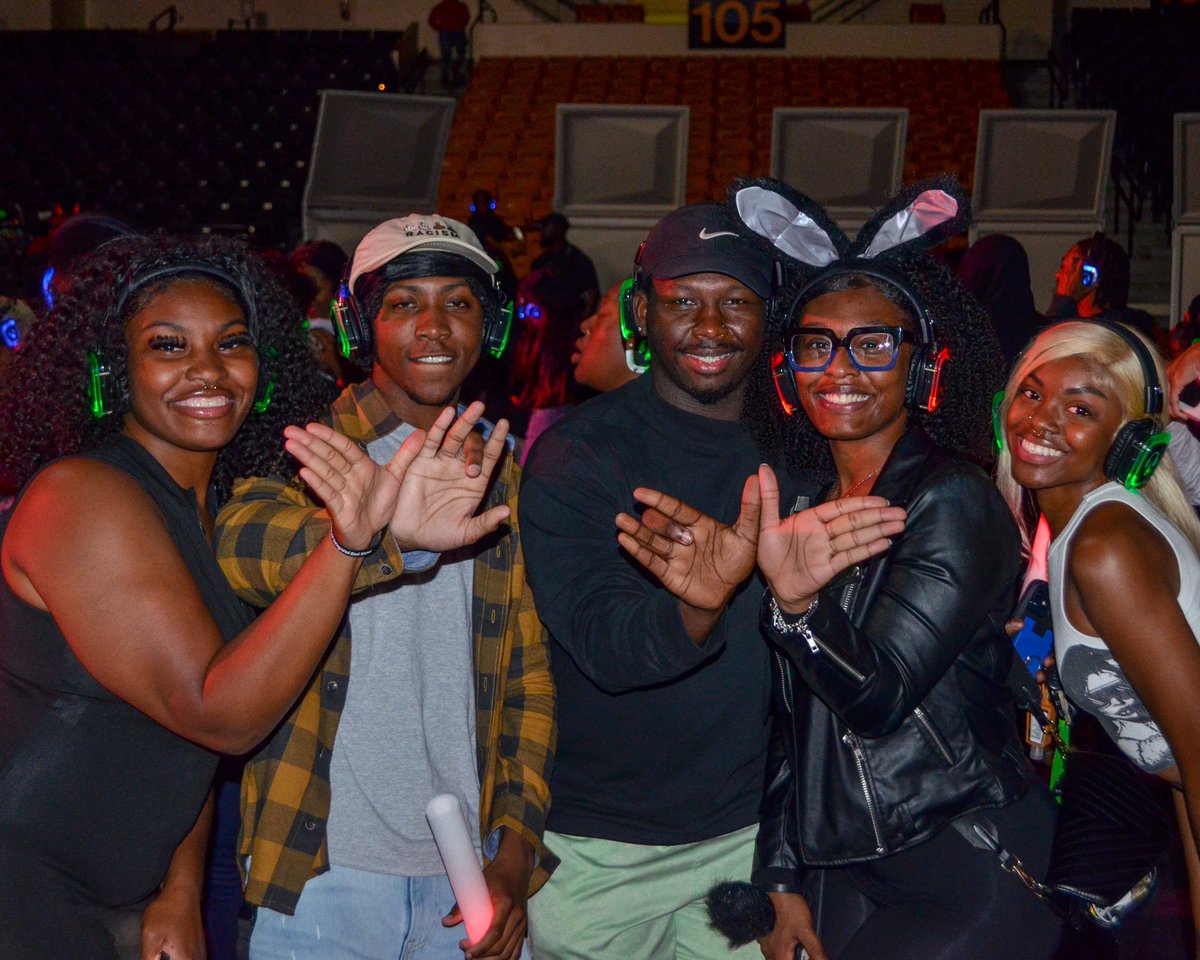 nickography__'s tweet photo. Homecoming 2022:
@whatsupwithfsub 

Monday Night Day 2:
Silent Headphone Party🎧🎶‼️

#gramfam #AllAboutTheG #GramHC22 https://t.co/uGuKCPpwGo