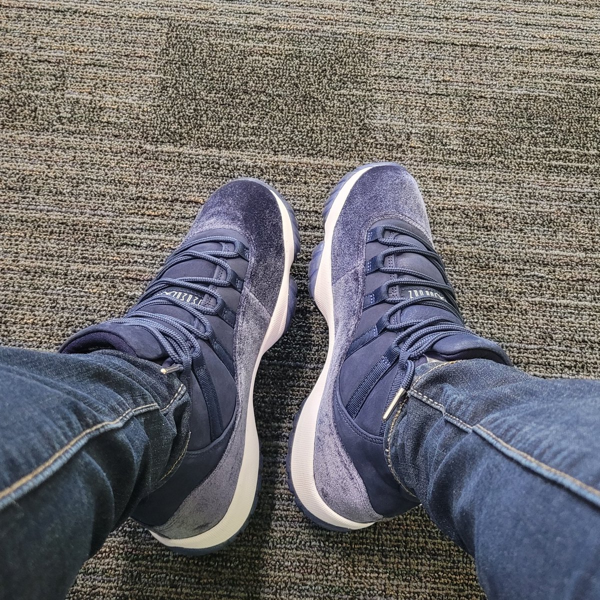__aannnaa's tweet photo. ๐๐ KOD #EarlyCop #retro #teacherwithsneakers https://t.co/DKkN07t7pY