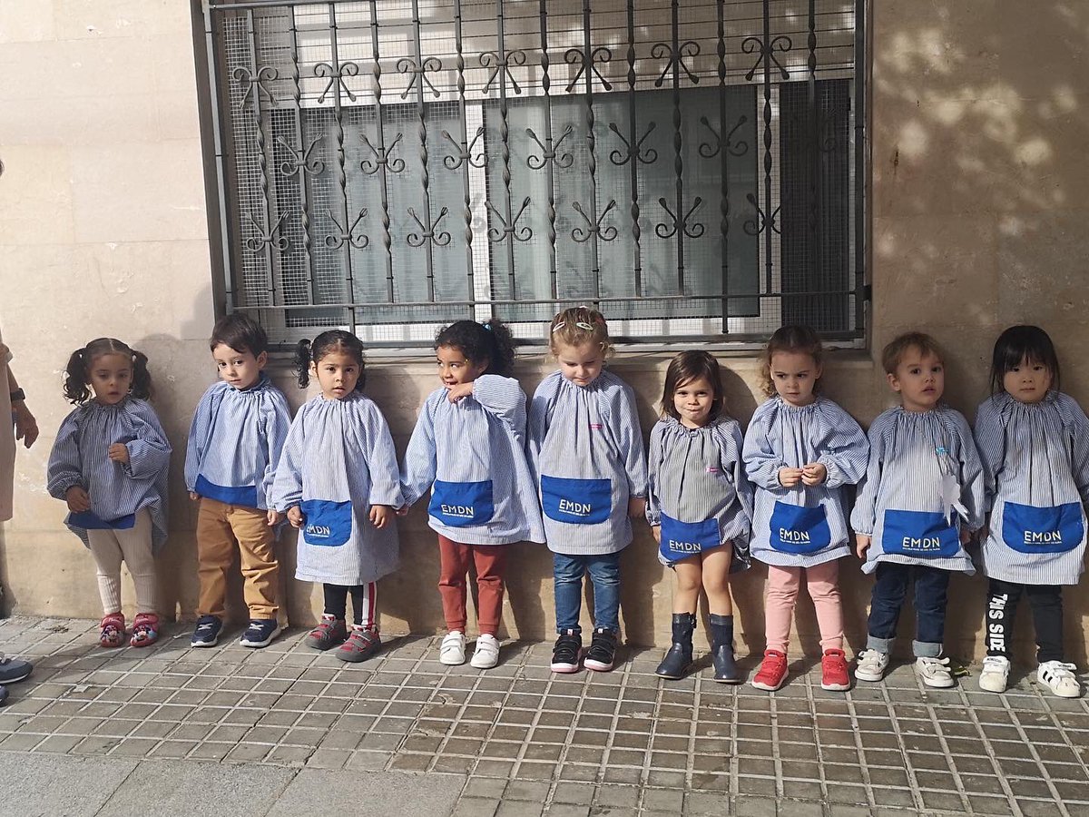 Escola_EMDN's tweet photo. Avui ha tingut lloc el simulacre d’incendi a l’escola i l’escoleta. Tots els alumnes i el personal de l’escola ha sortit de manera ordenada i esglaonada. #escolaemdn #escolapetitagransomriure https://t.co/8GpqMnJrFm