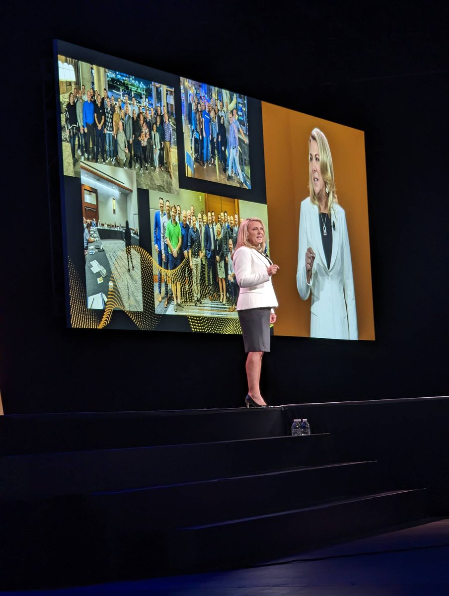 osaic_inc's tweet photo. Day 2 has kicked off with a fun and insightful General Session. With updates from Jamie Price, Erinn Ford, Greg Conick, Tim Hodge, and Pete Clemson, plus a drumline, today truly started with a bang! 

#ConnectED22 https://t.co/2x4wSN7np3