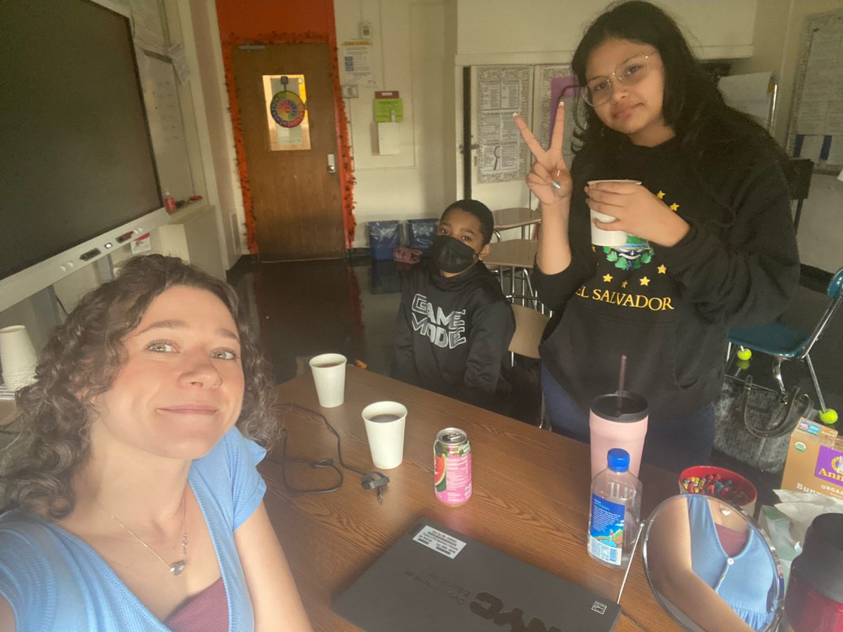WhitmanMS246's tweet photo. Tea Time with Ms. Mizell is becoming a big hit @ 246
#whitmanwinners #246ontherise #WildcatsROAR #wedobigthingsat246 #whitmanpride #growthmindset
@SheneanL
@RitaJosephNYC https://t.co/koIRrTOvse