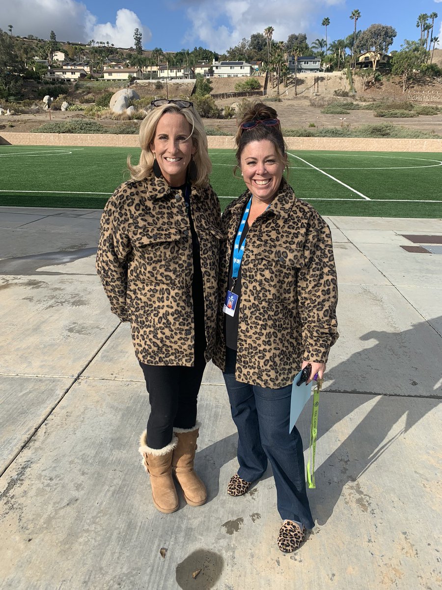 Flannel Day <a href="/ChapCares/">Chaparral HS</a>! Perfect weather included! 💨🍃🌬🌧🌈☔️