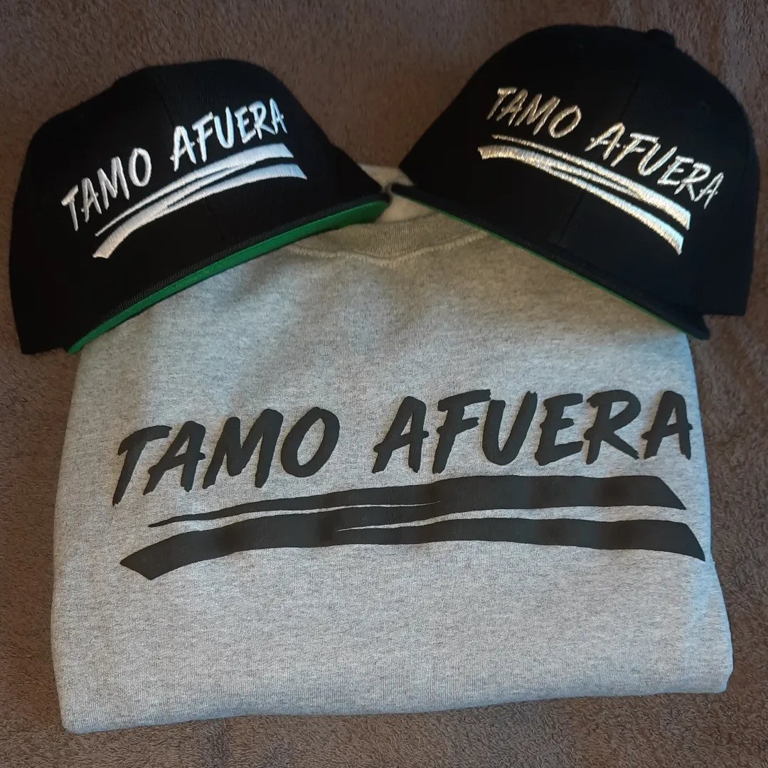 ChampagneCost tweet media