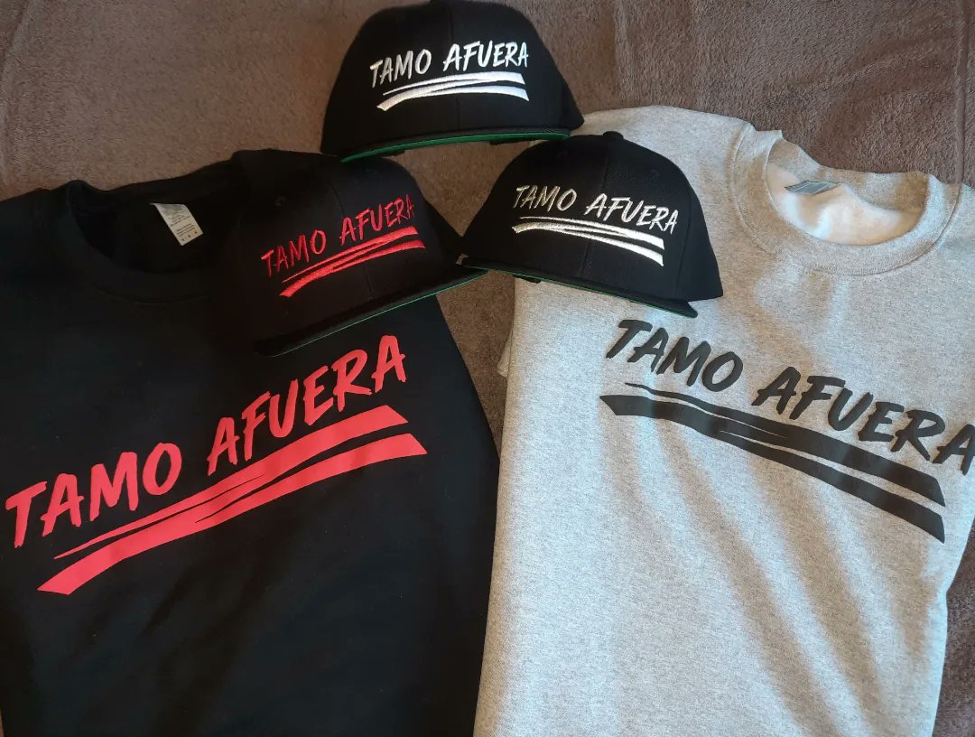 ChampagneCost tweet media