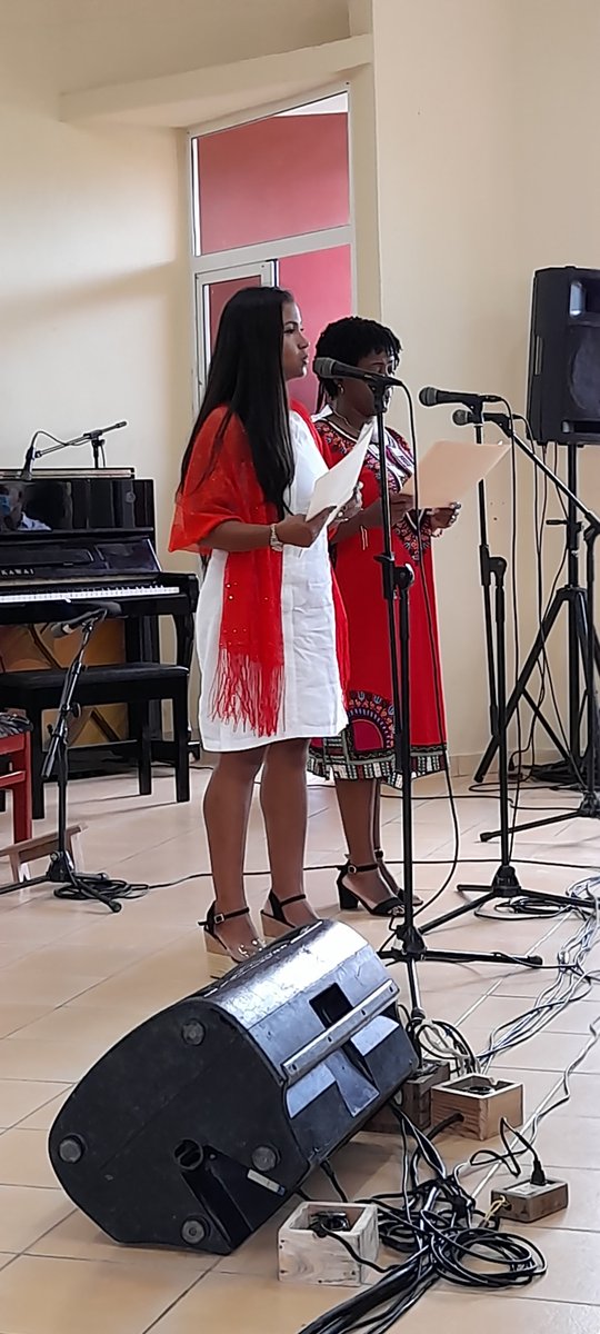 EscuelaProfesi1's tweet photo. En la mañana de hoy la Escuela Profesional de Música "Antonia Luisa Adoración Cabal Salis" de Guantánamo efectuó el acto de graduación correspondiente al curso escolar 2021-2022. 
#60añosformandorevolución
#ElArteDeEnseñarElArte
#MejorSinBloqueo
#CubaEsCultura https://t.co/yHxgWlqAXf