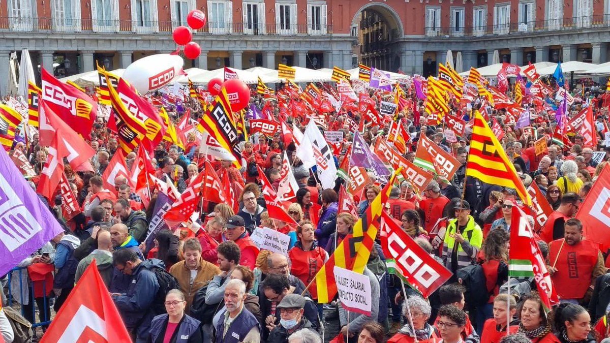 jjpicazo's tweet photo. Hoy es uno de esos días donde ser de @CCOO es un orgullo. Si además eres responsable de @industriaccoopv el sentimiento se dobla. Hemos dado un mensaje claro de fortaleza a la patronal. Ahora ellos eligen #SalarioOConflicto https://t.co/ESyfUIg4qj