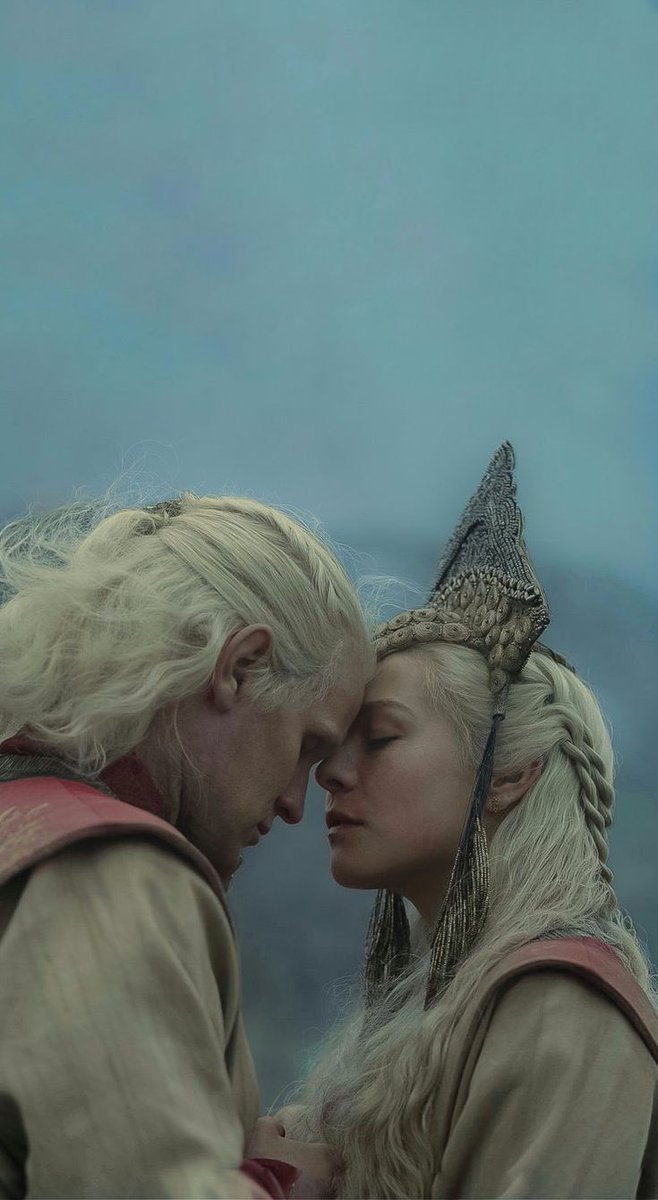 RosaceaeA's tweet photo. It's been a while since I posted, but uni has got me pretty busy, anyway, 
Did a little study of Rhaenyra and Daemon Targaryen, enjoy!
#HouseOfTheDragonHBO #RHAENYRA #DaemonTargaryen #digitalart https://t.co/s6gwyDxCFy