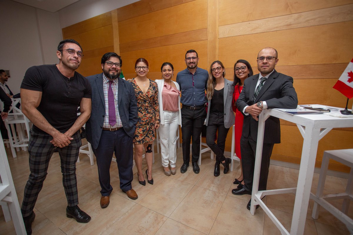 ceglegal's tweet photo. Nuestro abogado @acervantesmx asistió en representación de #CegLegal al cóctel celebrado en conmemoración de los 40 años de la Cámara de Comercio del Canadá en México el pasado jueves 27 de octubre.
¡Felicitamos a la Cámara por su aniversario!
.
Créditos fotos @CanChamMx https://t.co/Skleo0q8AL