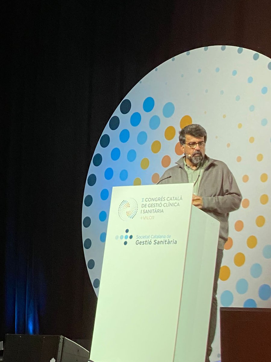 uchcat's tweet photo. 🔵Conferència sobre els reptes de la societat actual de @genisroca, membre del Consell Científic Assessor de la #FundacióUnió, aI I Congrés Català de Gestió Clínica i Sanitària #MésValor @gestiosanitaria, moderada per @tinomarti https://t.co/emLpRGytpH