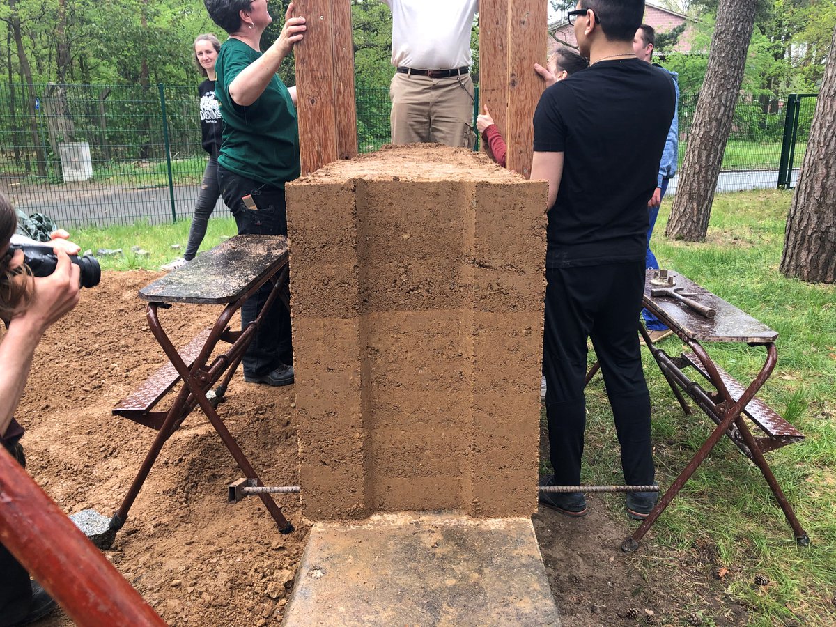 BurchertMichael's tweet photo. Does not need a binder, needs passion.
#rammedearth #pise #stampflehm Workshops: https://t.co/gQPPMGfdz9 https://t.co/x1ApxvinGL