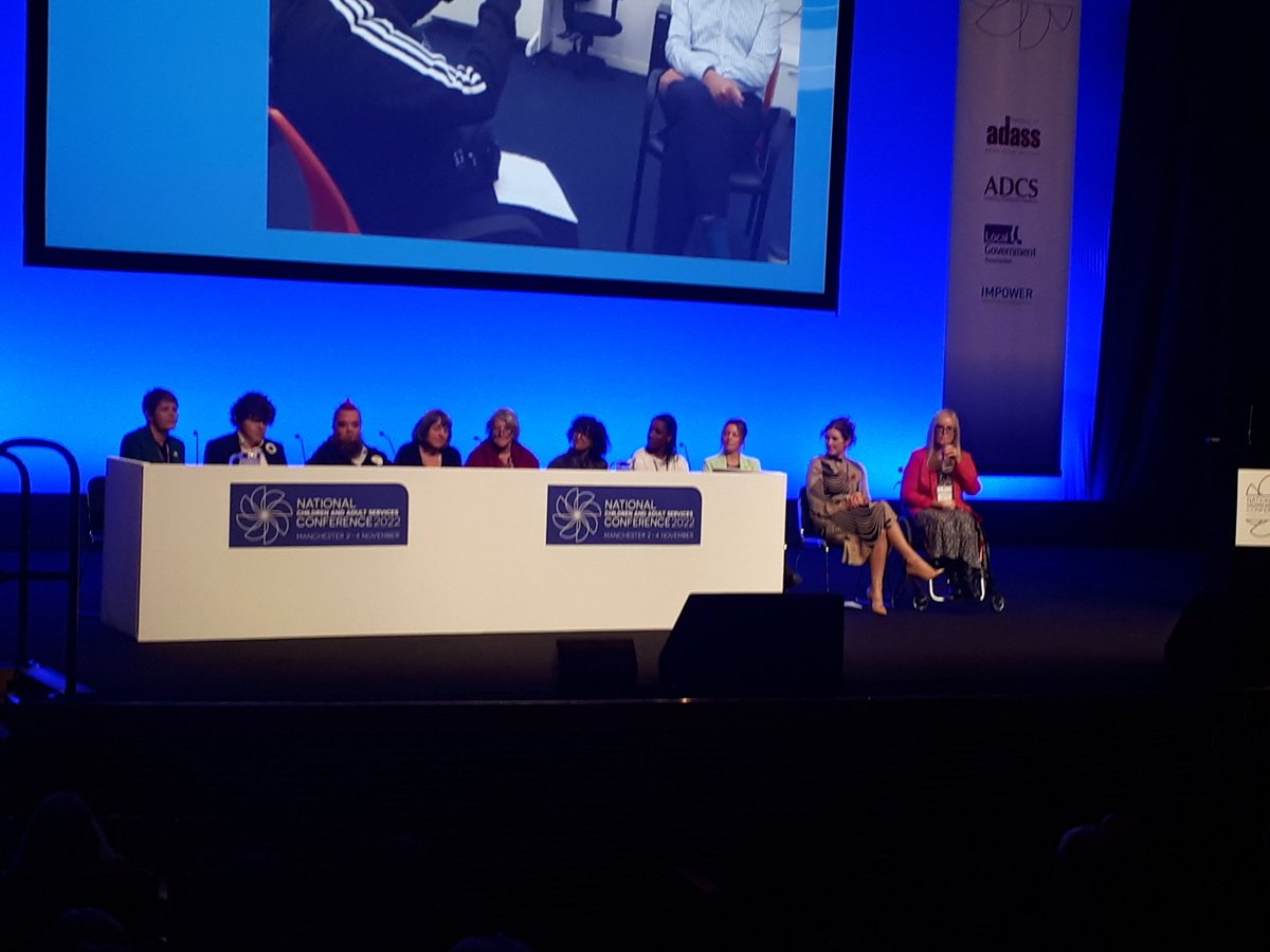 DebCrossan's tweet image. Top tips on getting co-production going:

'Have informal conversations'

'Feel the fear and start it anyway'

'Starting small is OK'

'Get groups to work with other groups and build together'

@SCIE_socialcare
@TLAP1 @NCAG17
#NCASC22