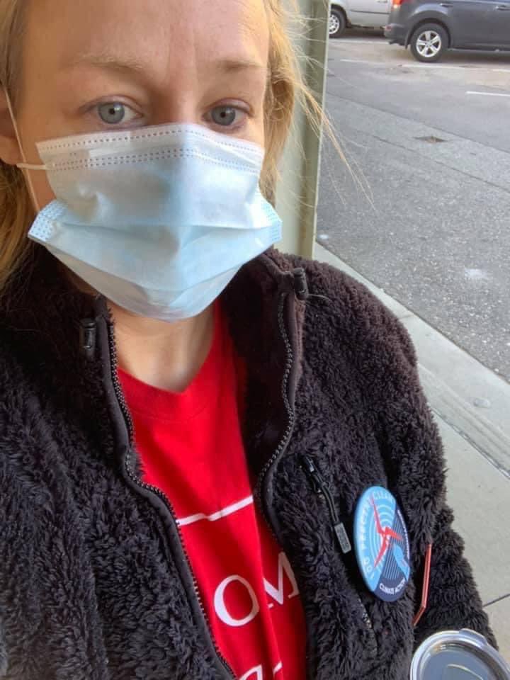 greeneyesejh's tweet photo. Clean Air Moms Action Supermom Cortney is in line voting for #ClimateAction and candidates that are committed to taking bold action on #climate!  👏🏼 🌎 ❤️
#vote #VoteLikeAMom #ClimateVote #Vote #ClimateAction https://t.co/cYdo8jfMfB