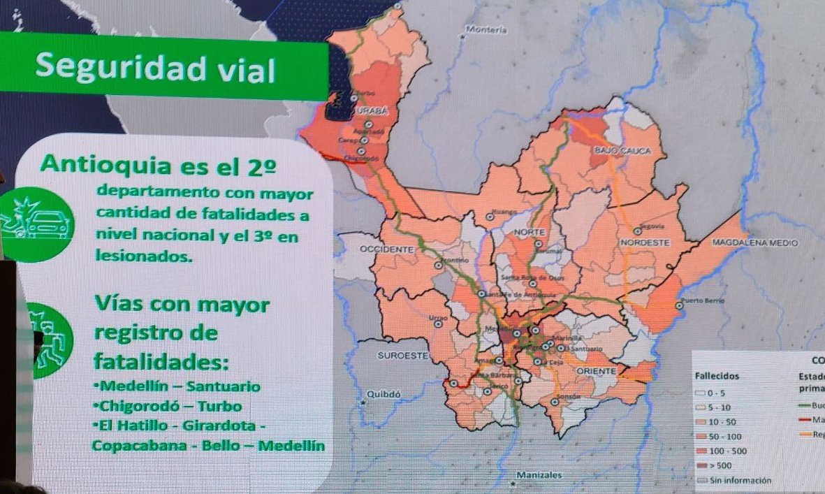 PapaClimatico's tweet photo. Agradezco a la @GobAntioquia y @FerroAntioquia por la amable invitación a participar en el lanzamiento del Plan Maestro de Transporte y Logística #PMTLA.
Se abre una oportunidad para una movilidad más humana y coherente con la crisis climática 🌏 https://t.co/XX0akTbfdP