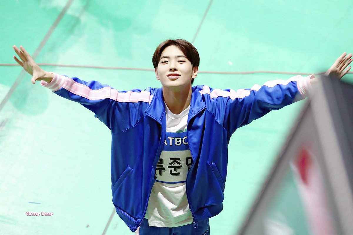 dailyryujunmin's tweet photo. ➳  #준민 #류준민 #ATBO #에이티비오
cr. cherryberry_rjm https://t.co/Ltrg3DpVfD