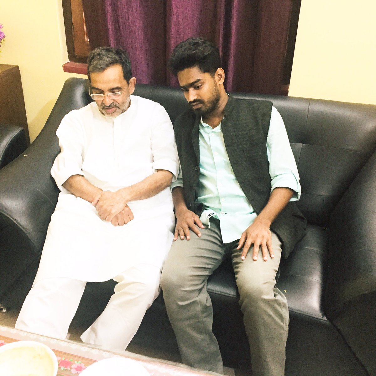 tauseef028's tweet photo. जनता दल युनाइटेड के संसदीय बोर्ड के राष्ट्रीय अध्यक्ष और पूर्व मंत्री Upendra Kushwaha जी के साथ मुज़फ़्फ़रपुर में l
@UpendraKushJDU https://t.co/xyQGLfPZmG