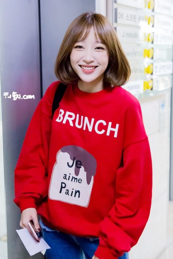 FashionChingu's tweet photo. Get this sweater by EXID Hani
๐ Red Brunch Sweatshirt | Hani โ EXID
๐ Link in bio to SHOP! ๐๏ธ
#Hani #EXID #EXIDHani #KPOP https://t.co/FBHM0eoqrq