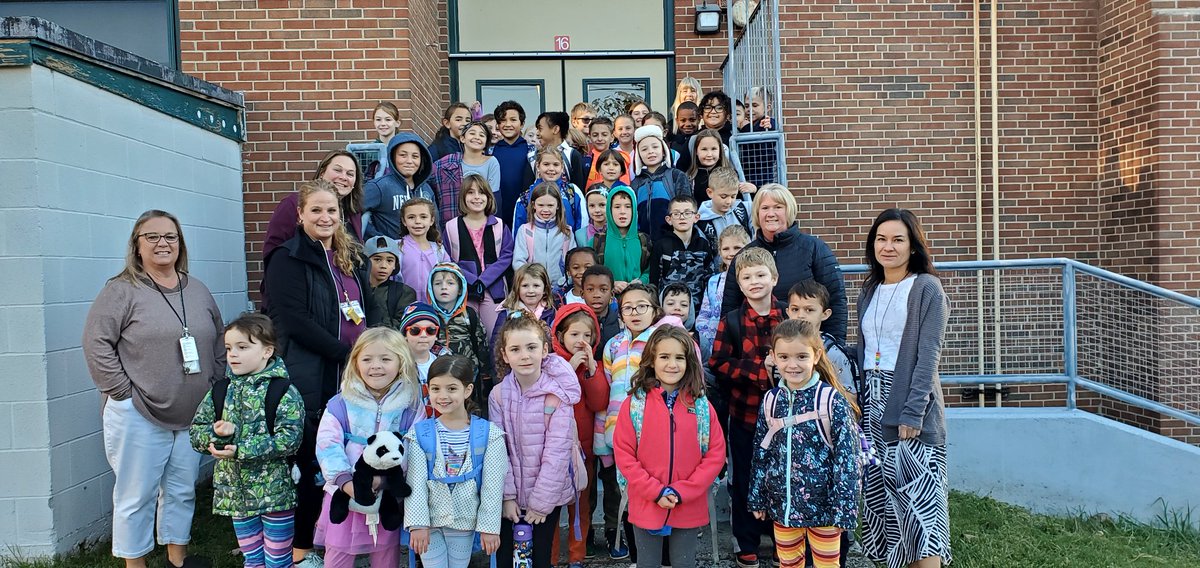 High Bridge Elementary School monthly walk to school events. Thanks students, staff and parents for joining our event.