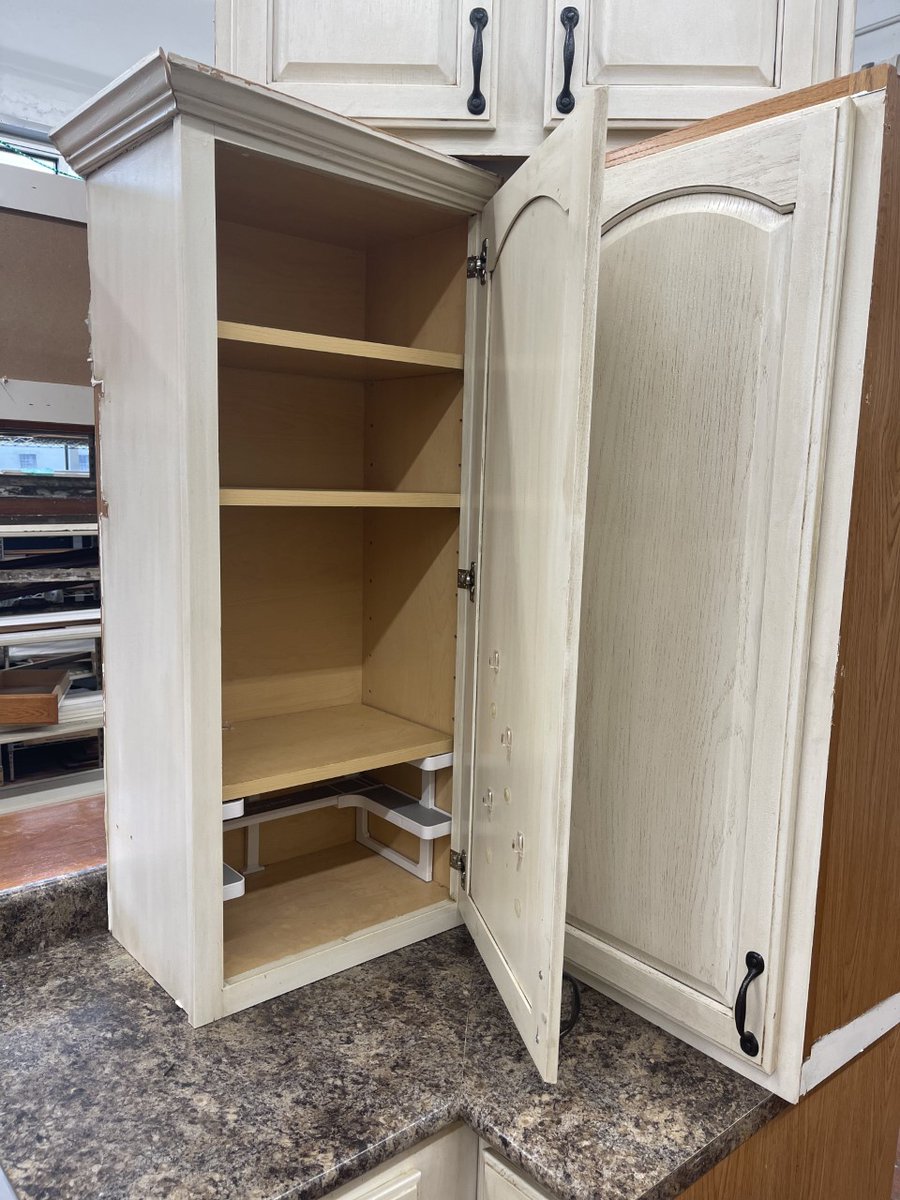 BuildingValue's tweet image. This cabinet set is a traditional raised-panel style with elegant arched cathedral-style doors and 42” tall wall cabinets. Comes with a fitted laminate countertop, sink and faucet. A wonderful set for a small kitchen or Air B&amp;amp;B unit. $800