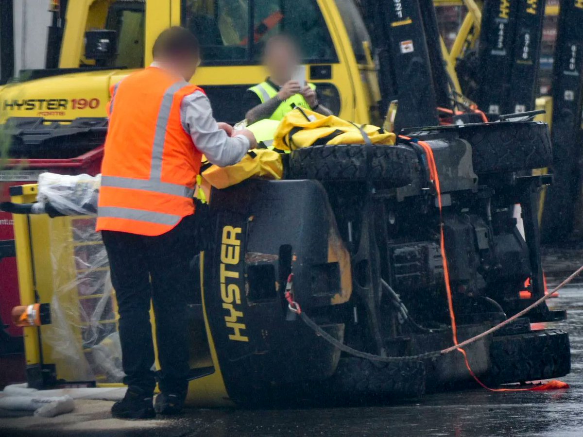 Forklift Rolls, Injures Person in Auckland  

Emergency services are responding to an accident at an industrial worksite in Auckland involving a forklift which has rolled on to its side. 

More buff.ly/3T0ezlO #forkliftsafety